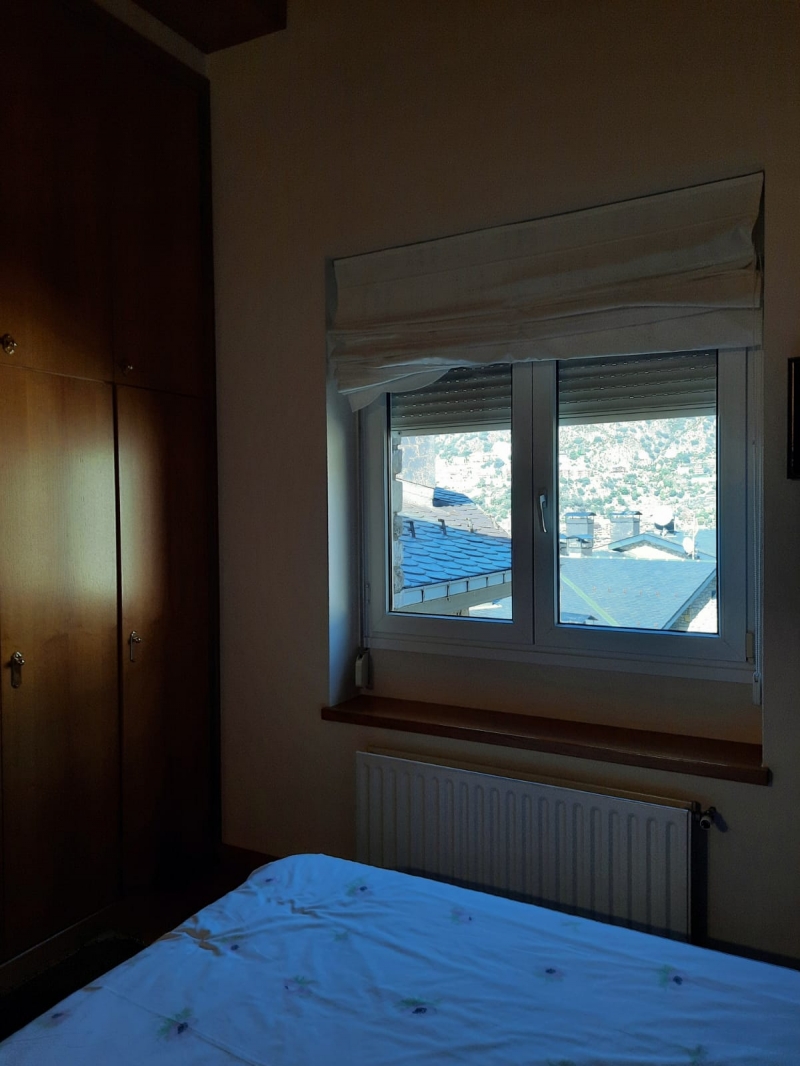 ES VEN CASA ADOSSADA A ESCALDES, URBANITZACIÓ LA PLANA