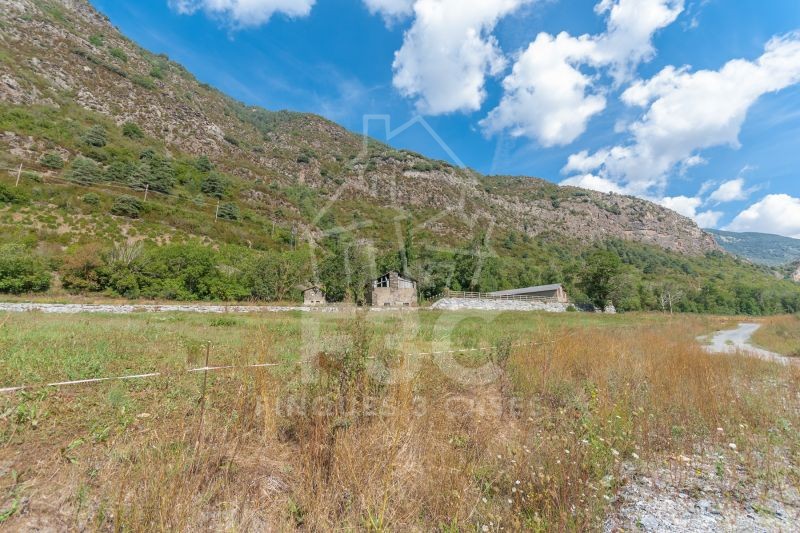 Terreny per comprar situat en la carretera General