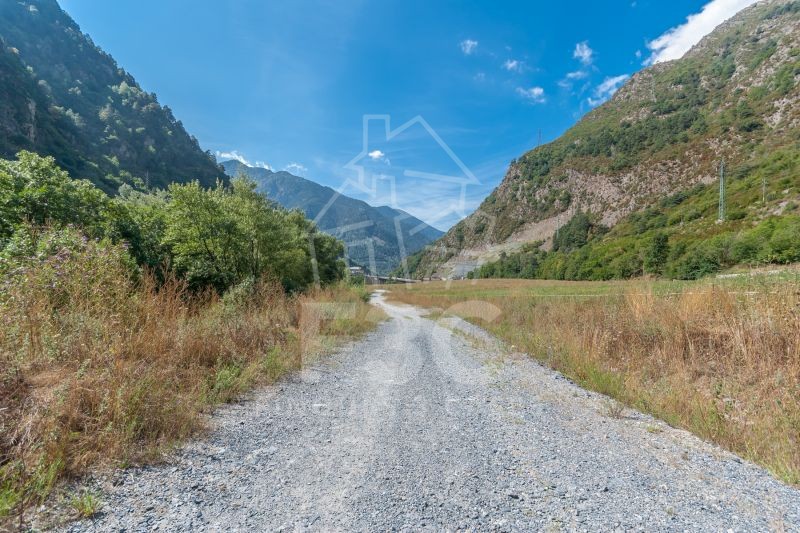 Terreny per comprar situat en la carretera General