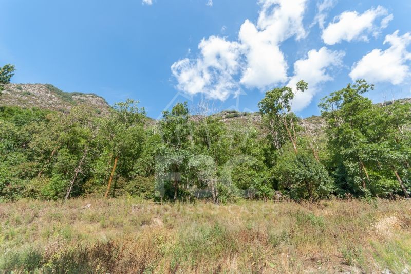 Terreny per comprar situat en la carretera General