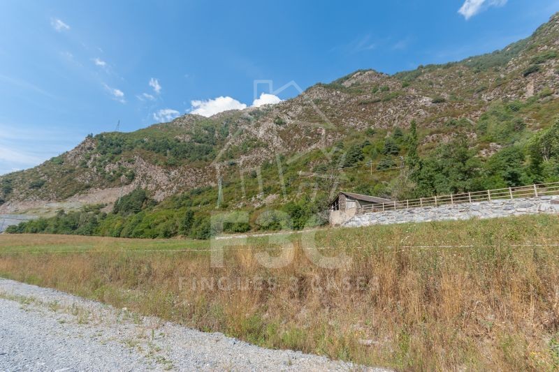 Terreny per comprar situat en la carretera General