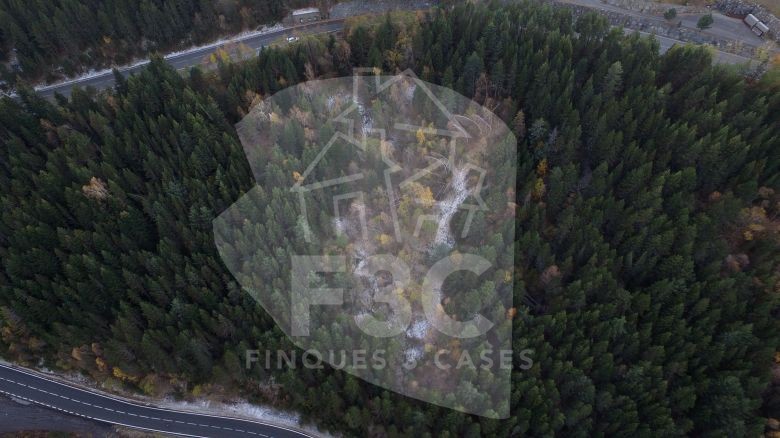 Idònia parcel·la de compra en el sector esquiabl