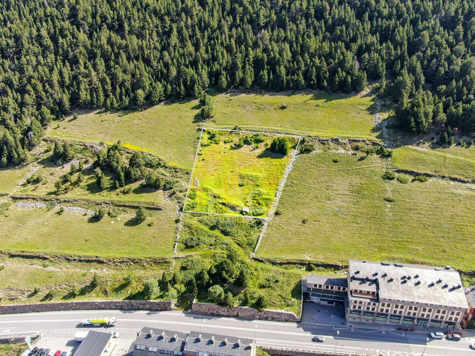 Magnífic terreny de 1.536 m², idealment situat a