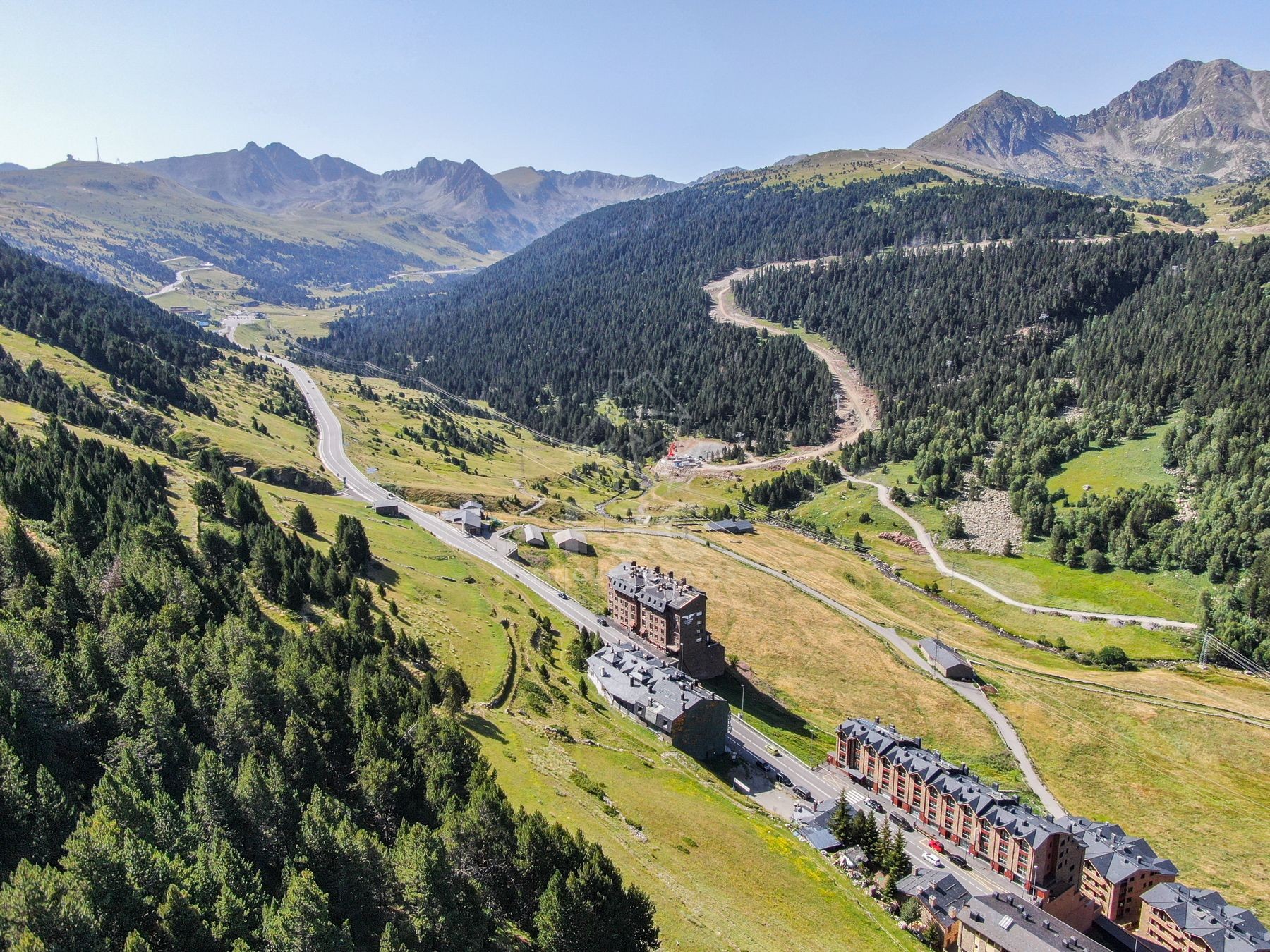 Magnífic terreny de 1.536 m², idealment situat a