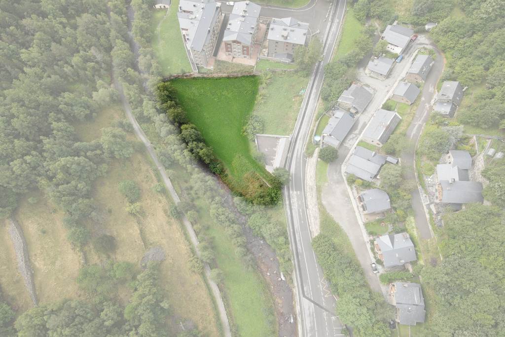 Terreny a la venda a Llorts, parròquia d'Ordino,