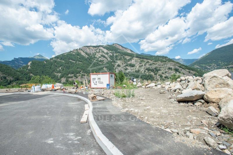 Terreny ubicat a la parròquia d'Ordino, en una z