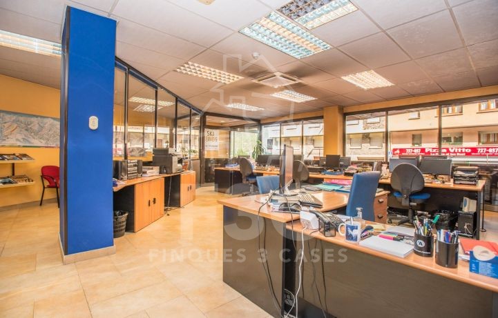 Aquest local comercial en venda s'ubica a Encamp,