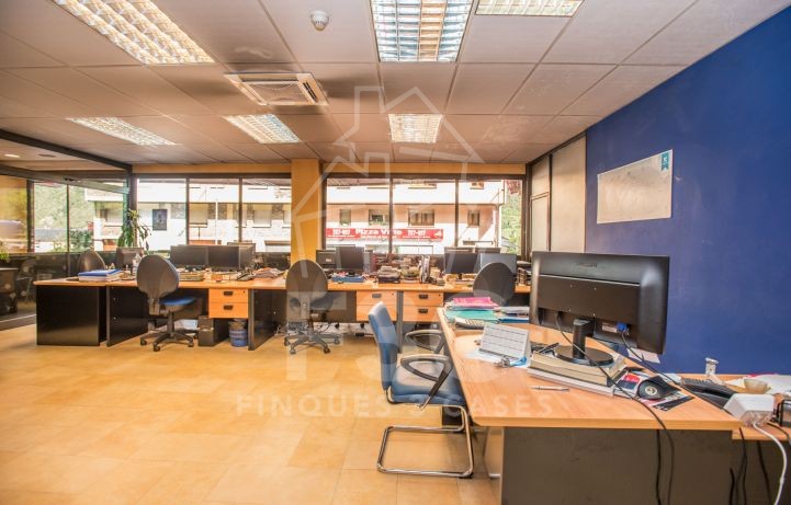 Aquest local comercial en venda s'ubica a Encamp,