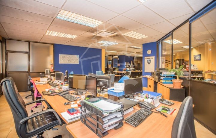 Aquest local comercial en venda s'ubica a Encamp,