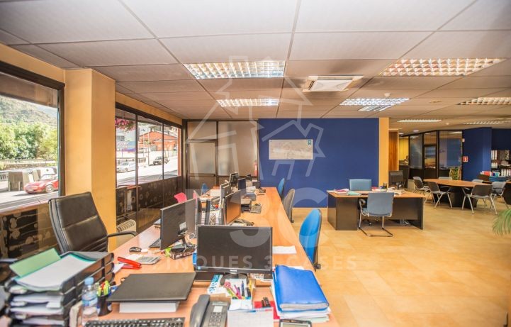 Aquest local comercial en venda s'ubica a Encamp,