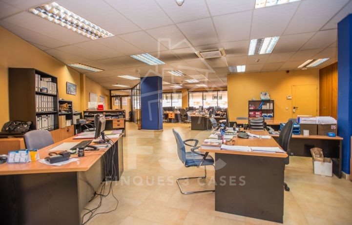 Aquest local comercial en venda s'ubica a Encamp,