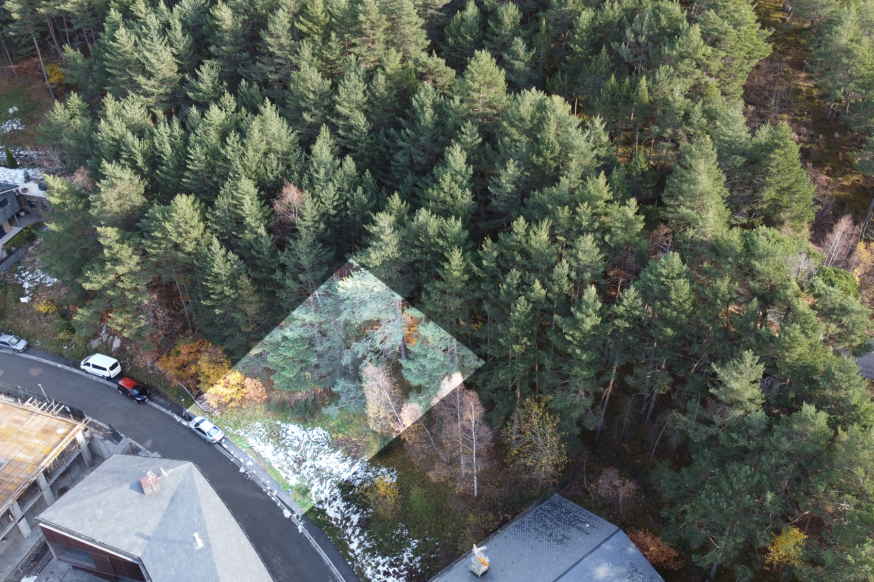 Situat a l'exclusiva urbanització de Plana Morel