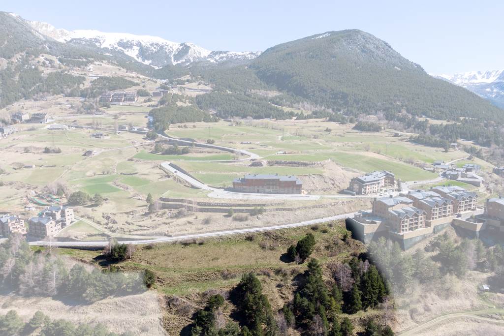 Àmplia parcel·la amb projecte de construcció re