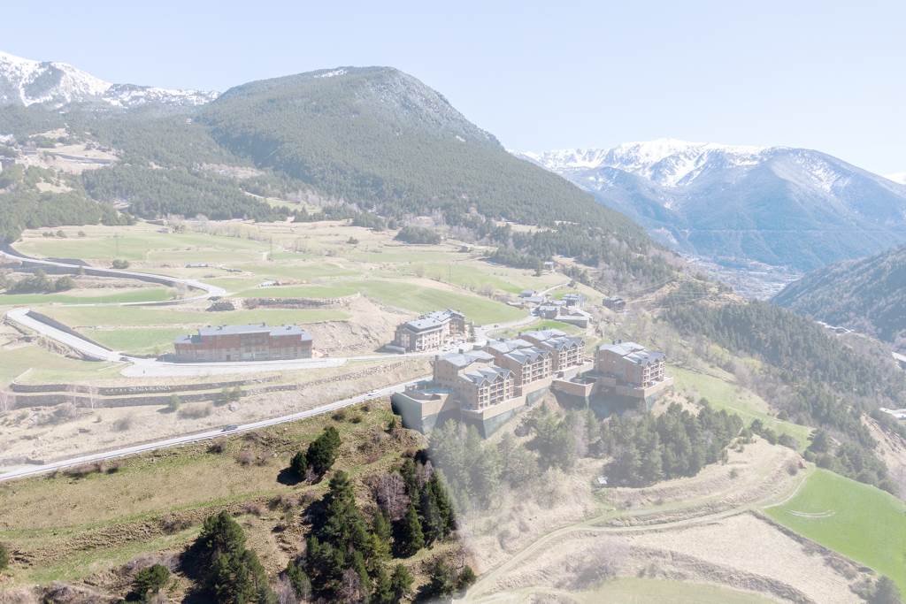 Àmplia parcel·la amb projecte de construcció re