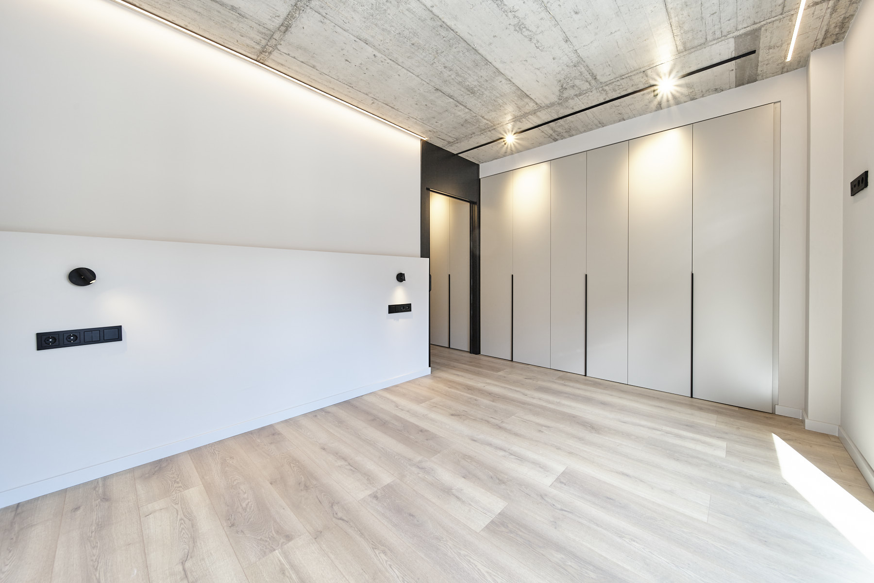 Elegant àtic de 238 m² de nova construcció disp