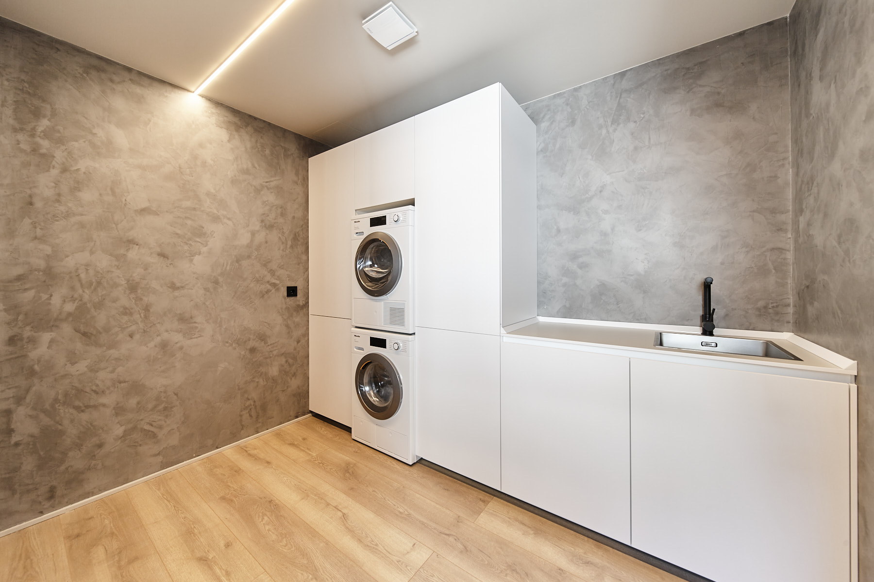 Elegant àtic de 238 m² de nova construcció disp