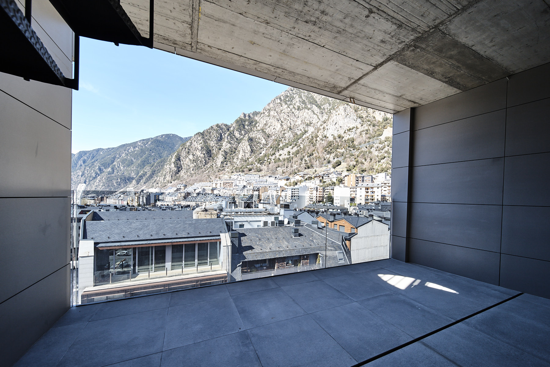 Elegant àtic de 238 m² de nova construcció disp