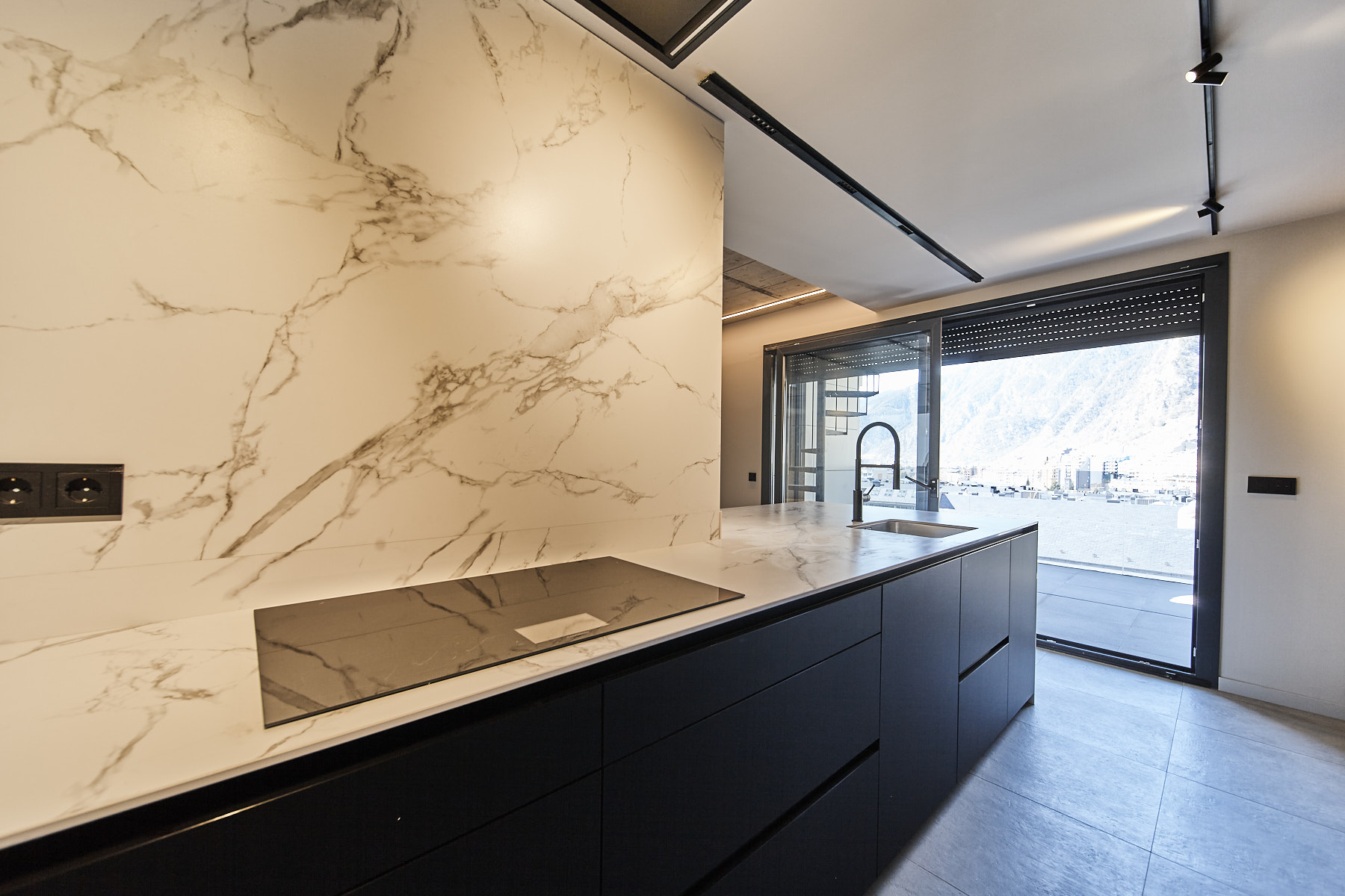 Elegant àtic de 238 m² de nova construcció disp