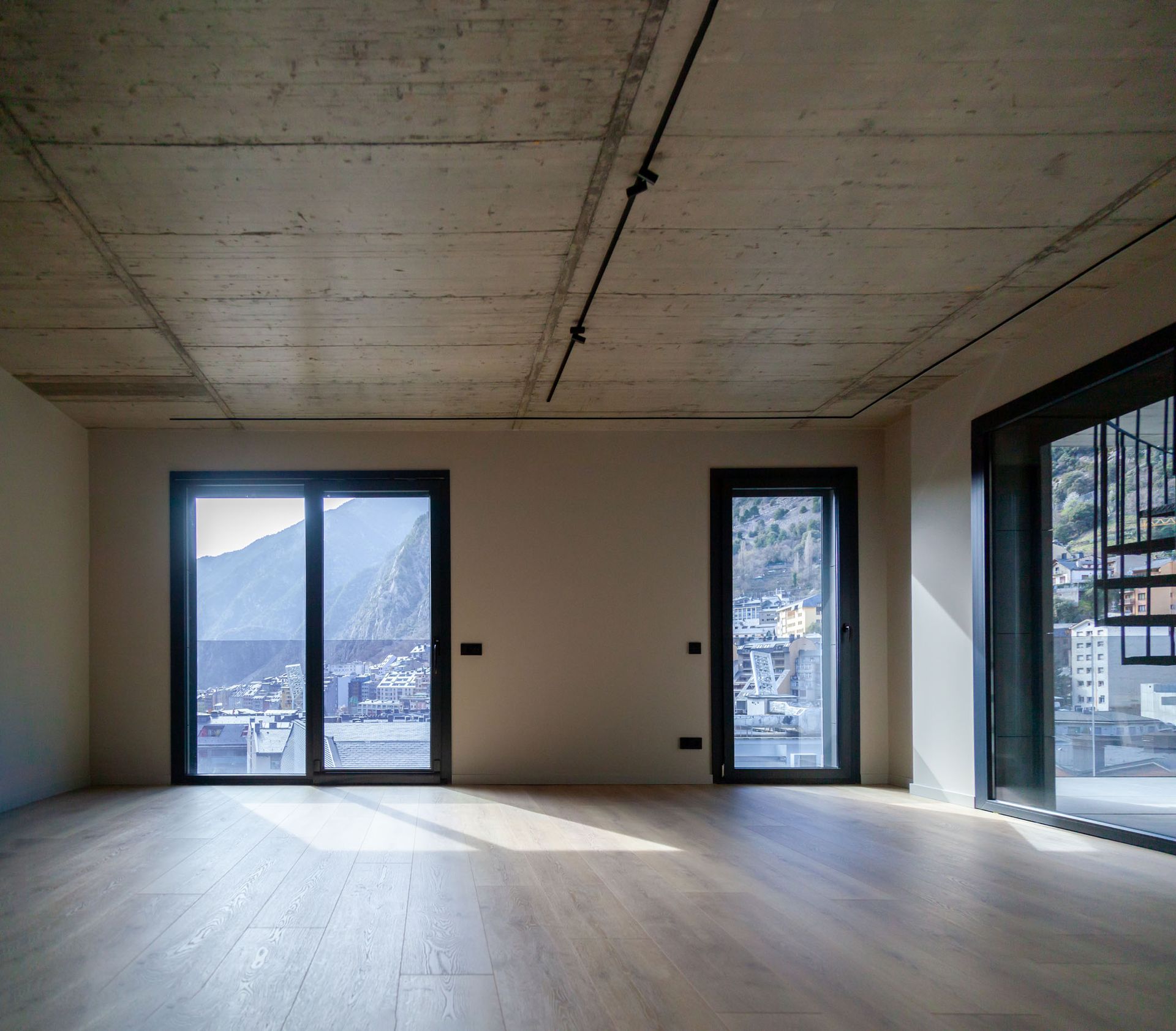 Elegant àtic de 238 m² de nova construcció disp
