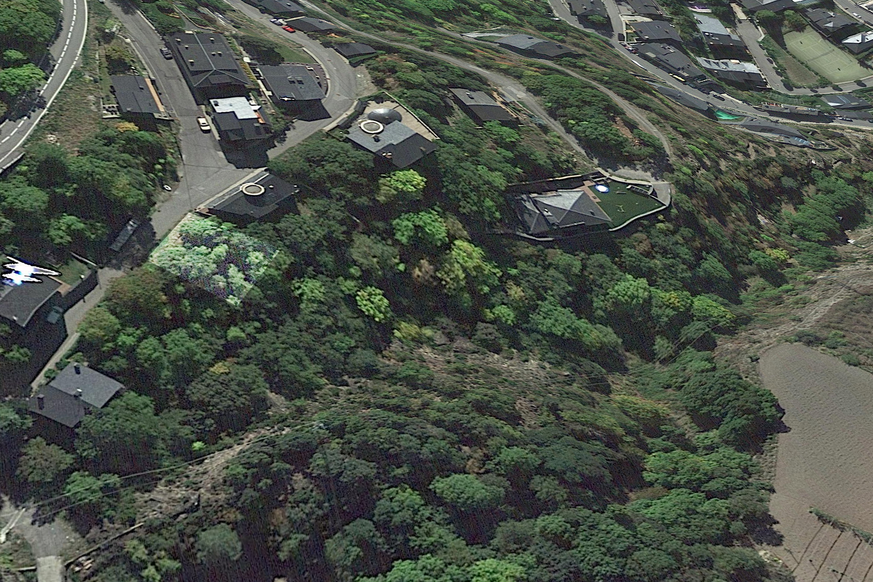 Terreny en venda a l'exclusiva urbanització Les 