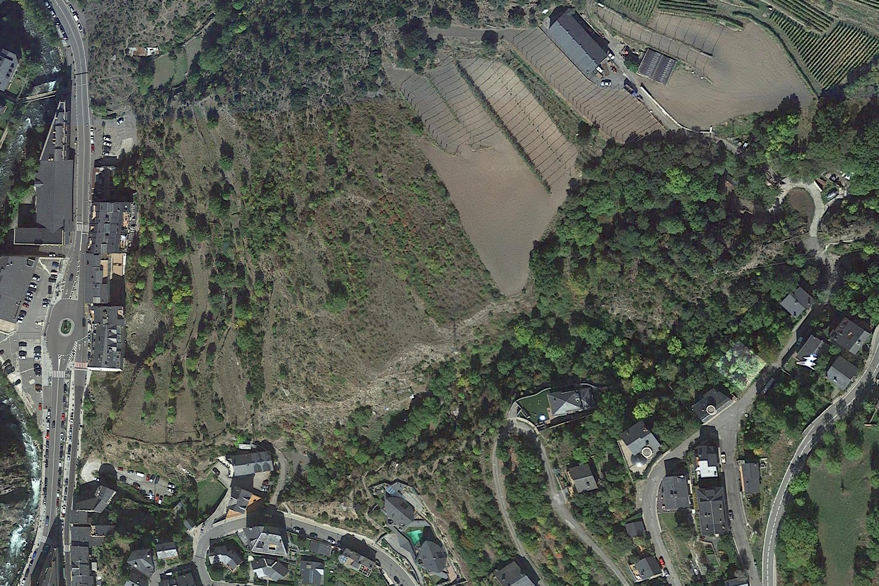 Terreny en venda a l'exclusiva urbanització Les 