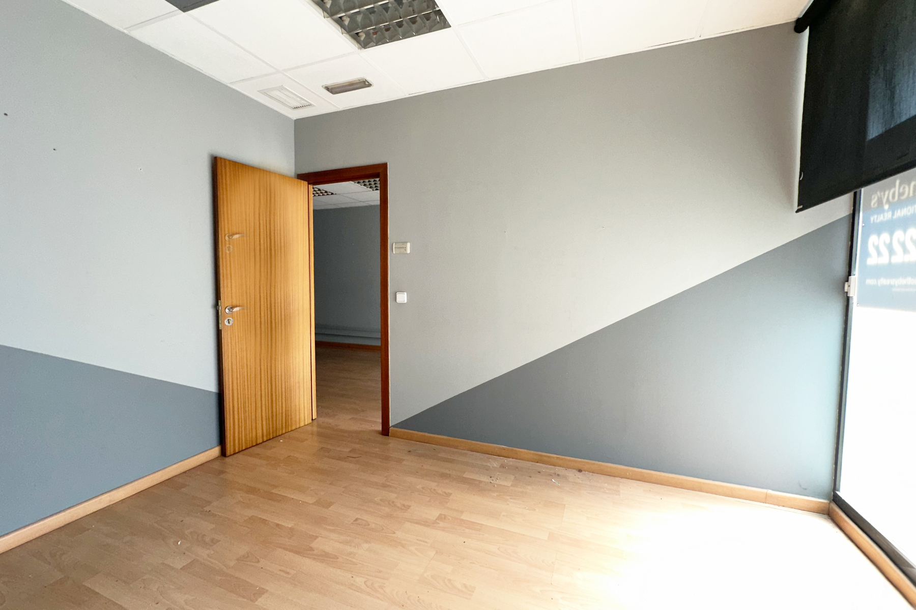 Actualment llogat! Local comercial en venda amb un