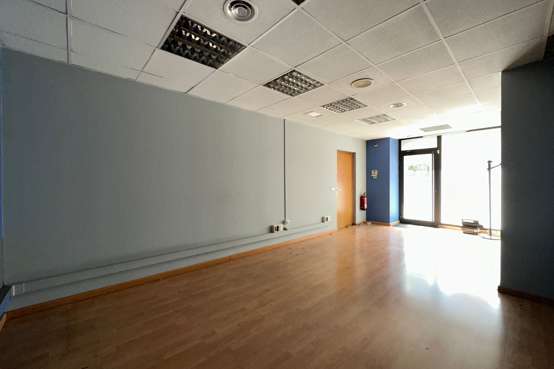 Actualment llogat! Local comercial en venda amb un