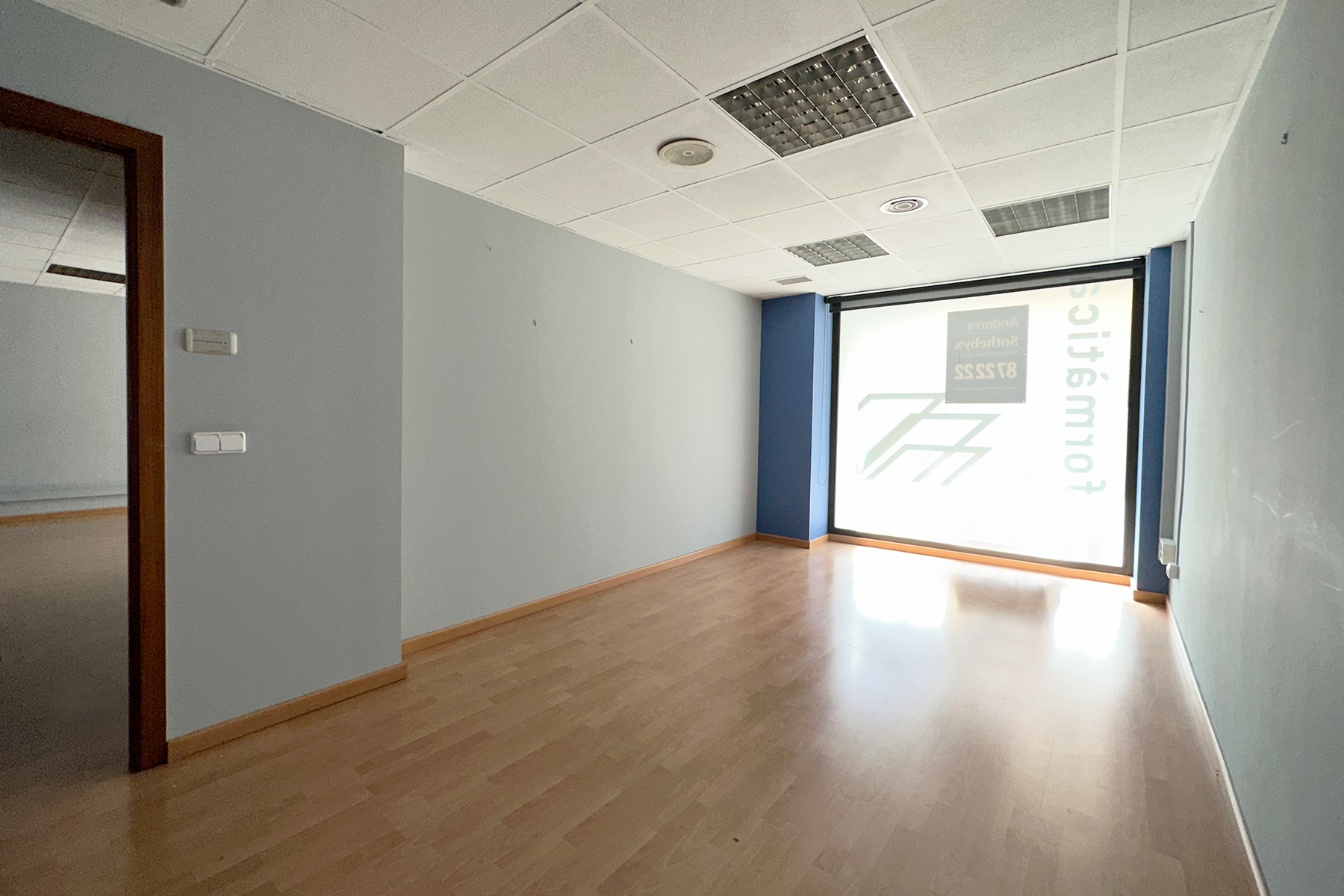 Actualment llogat! Local comercial en venda amb un