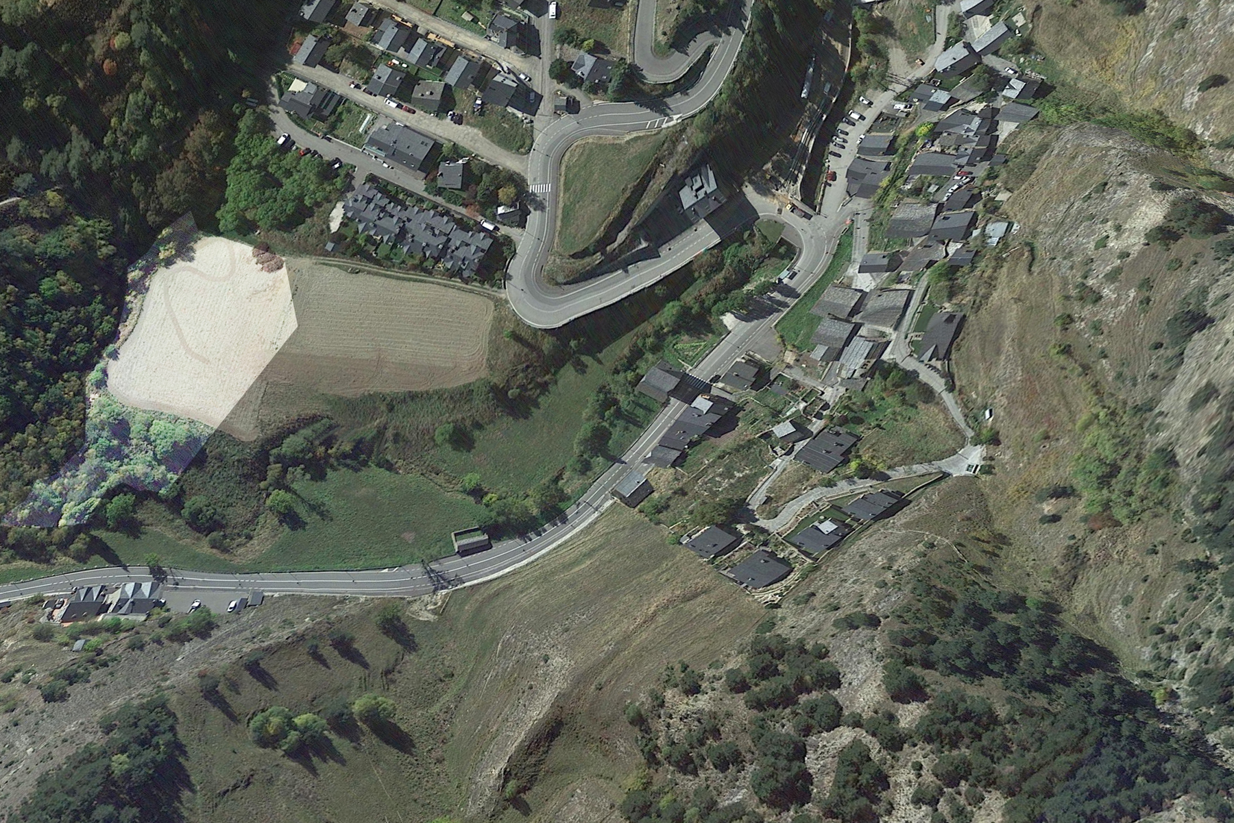 Amb una extensió de 7.205,77 m2, aquest terreny u