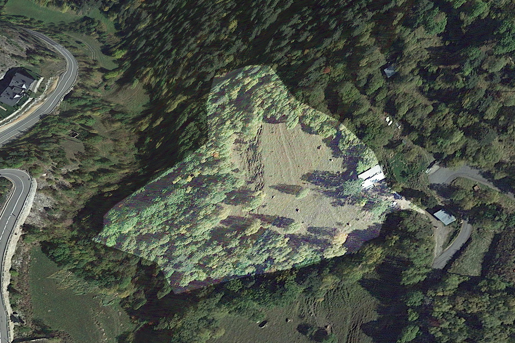 Terreny amb borda construïda ubicat a Pal, La Mas