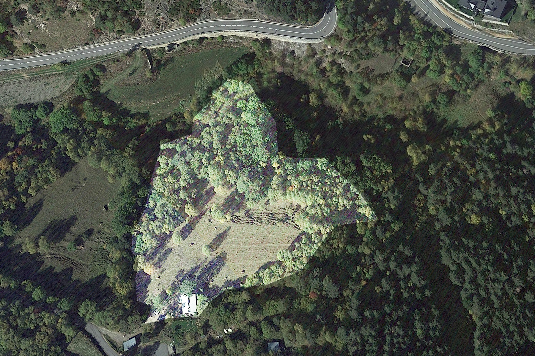 Terreny amb borda construïda ubicat a Pal, La Mas