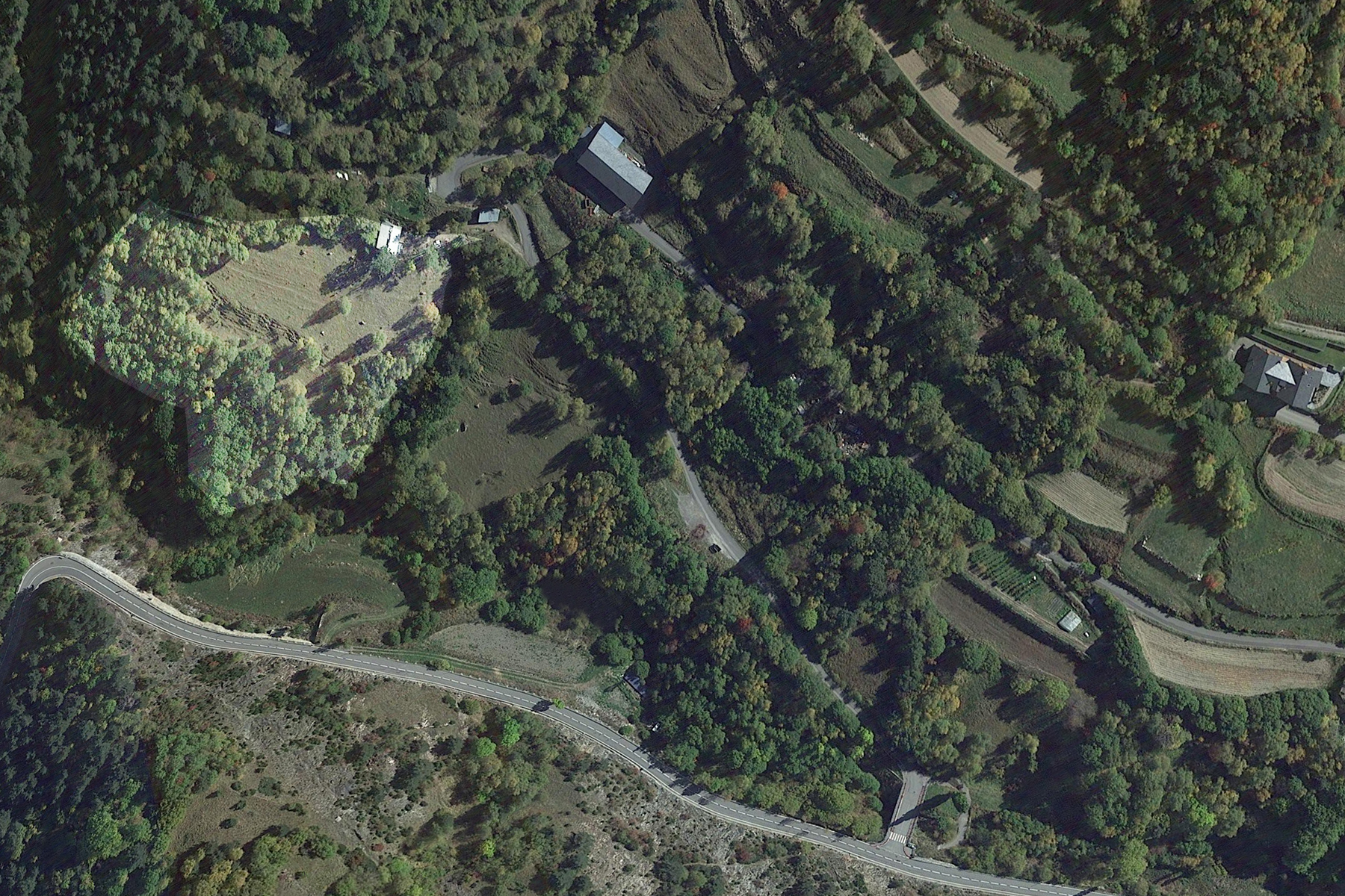 Terreny amb borda construïda ubicat a Pal, La Mas