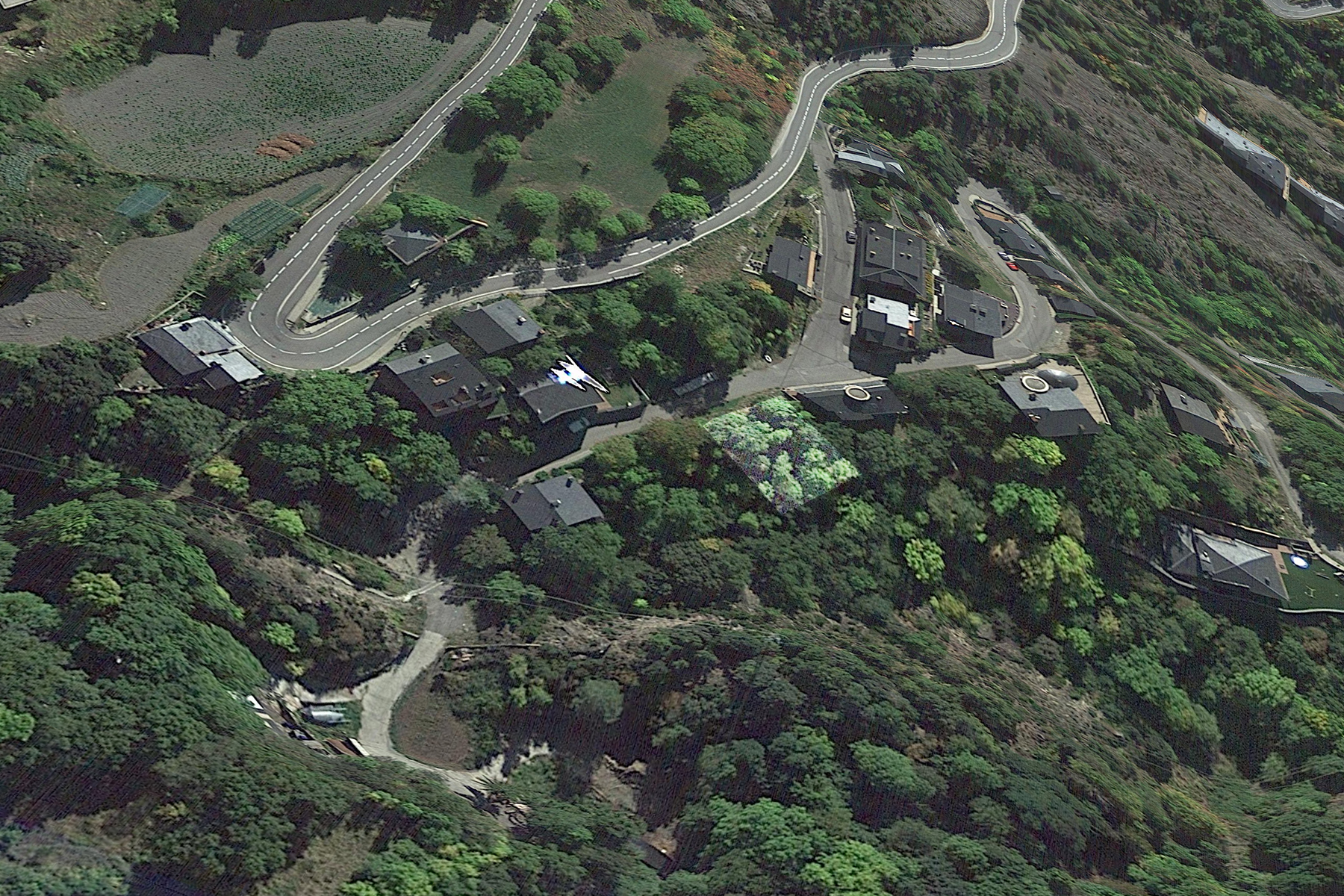 Terreny en venda a l'exclusiva urbanització Les 