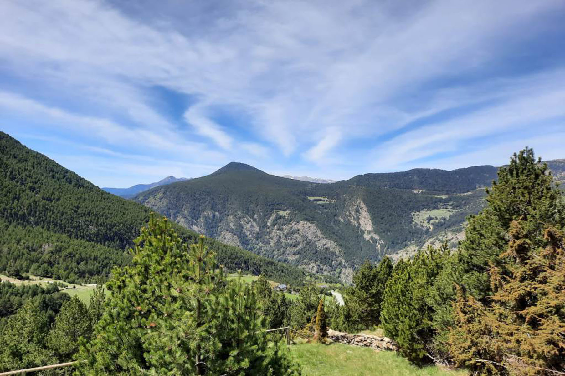 Exclusiva casa adossada de muntanya per a comprar 