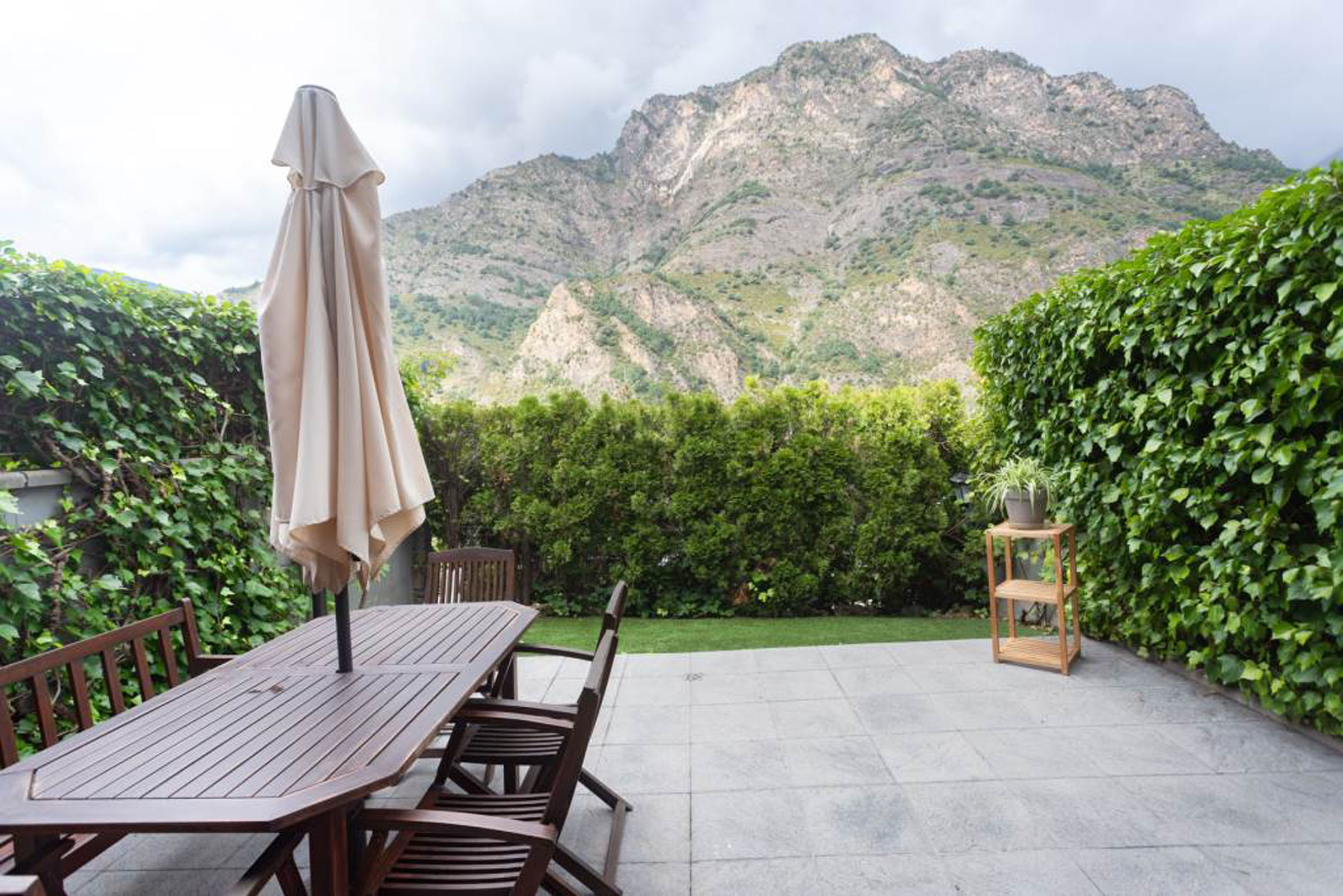 Exclusiva casa adossada, per comprar, a la parròq