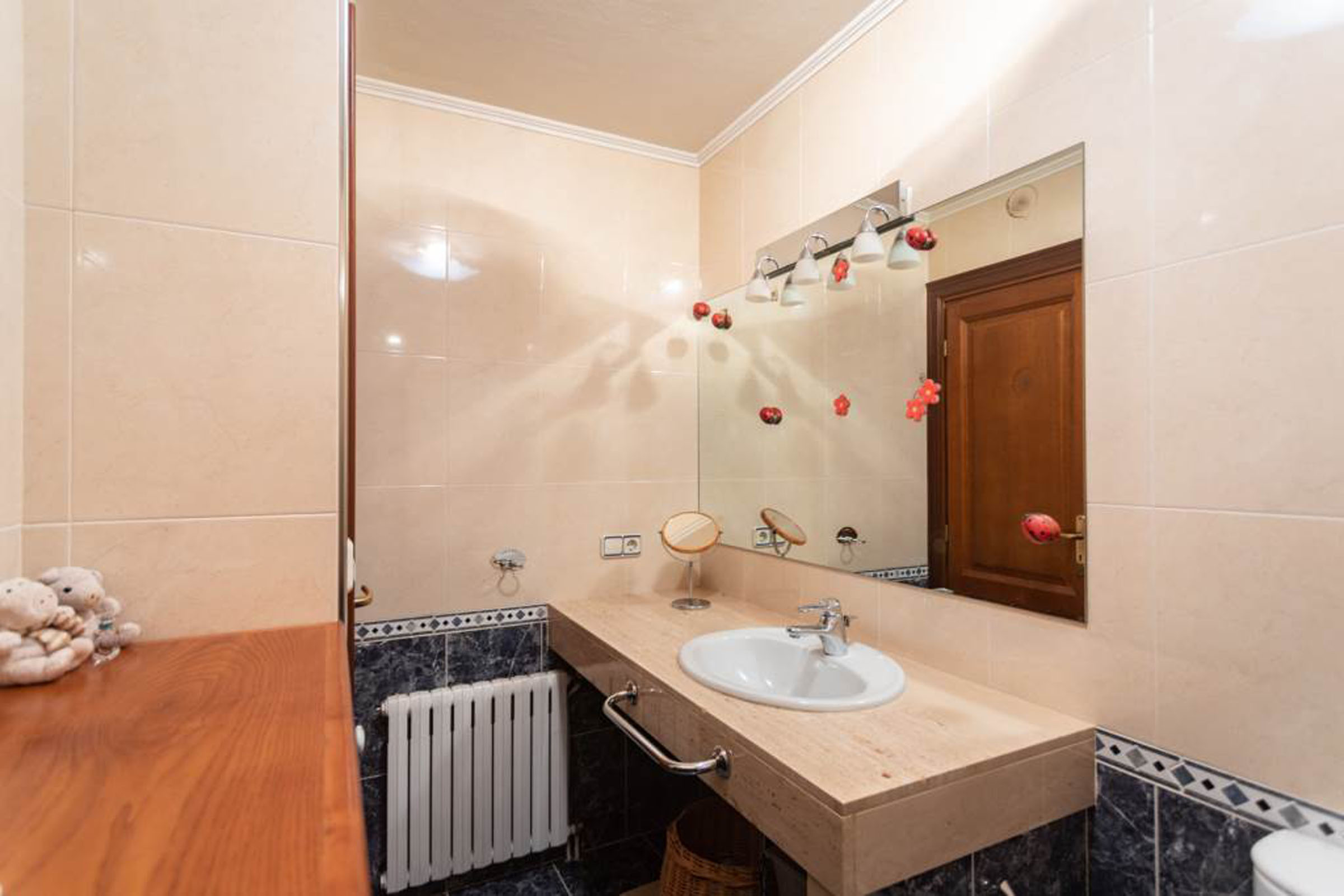 Exclusiva casa adossada, per comprar, a la parròq