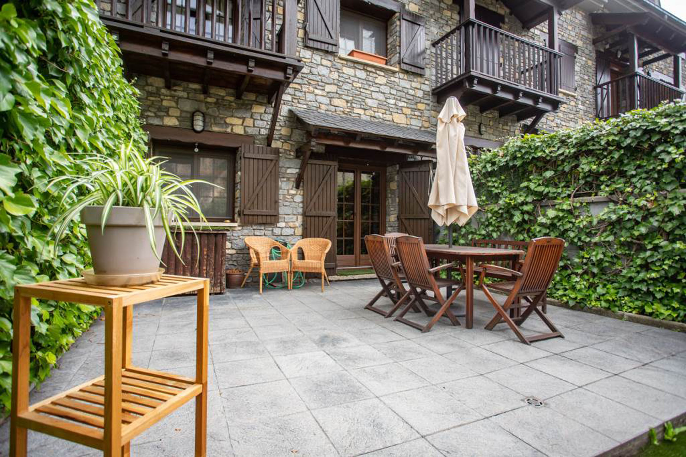 Exclusiva casa adossada, per comprar, a la parròq