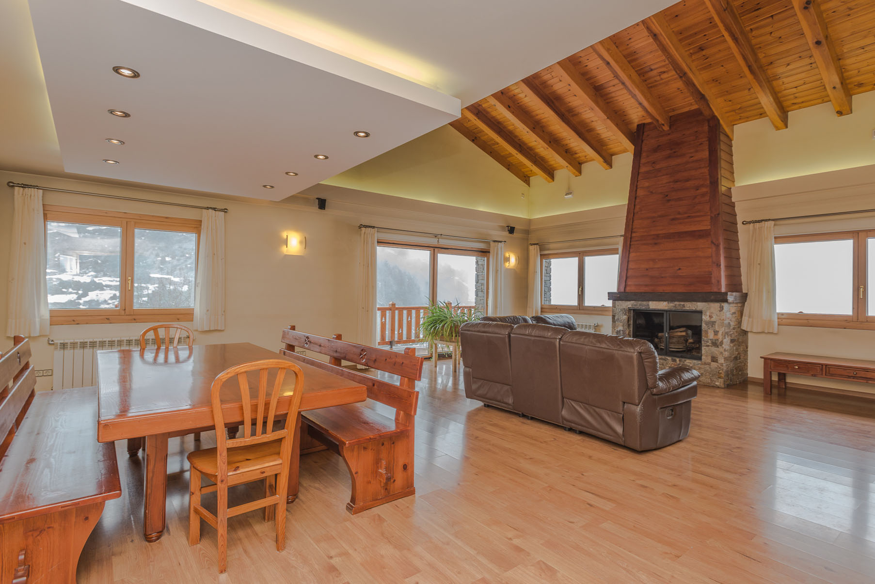 Aquesta exclusiva propietat per comprar es troba e