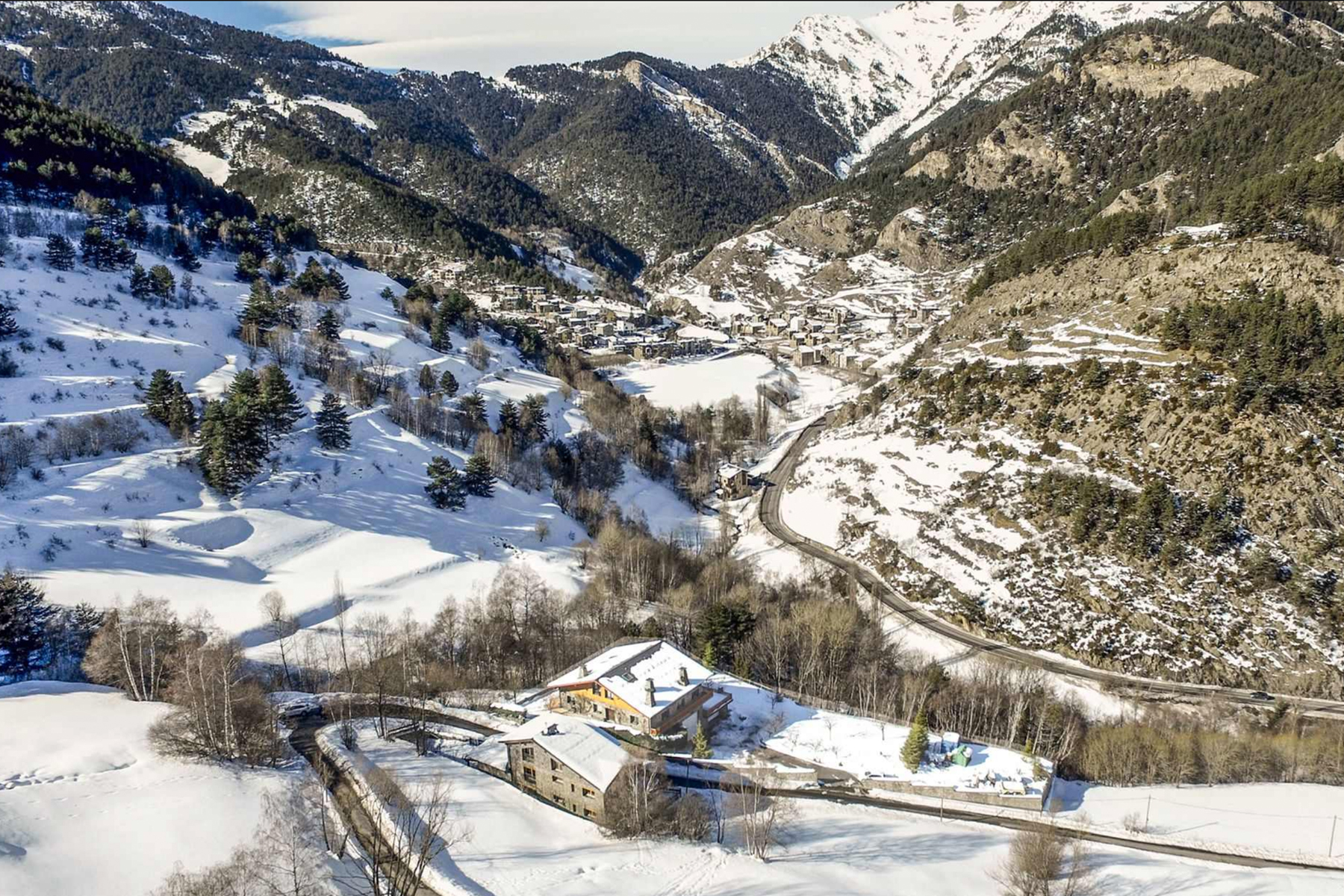 Aquesta exclusiva propietat per comprar es troba e