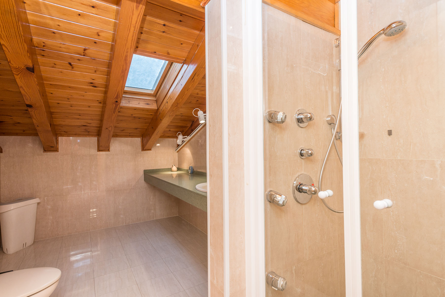 Aquesta exclusiva propietat per comprar es troba e