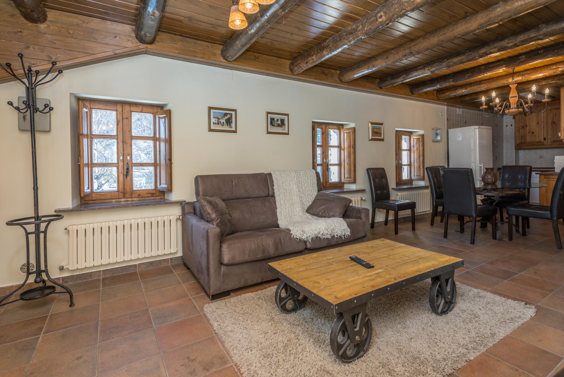 Borda de 883 m2 totalment construïts amb terreny 