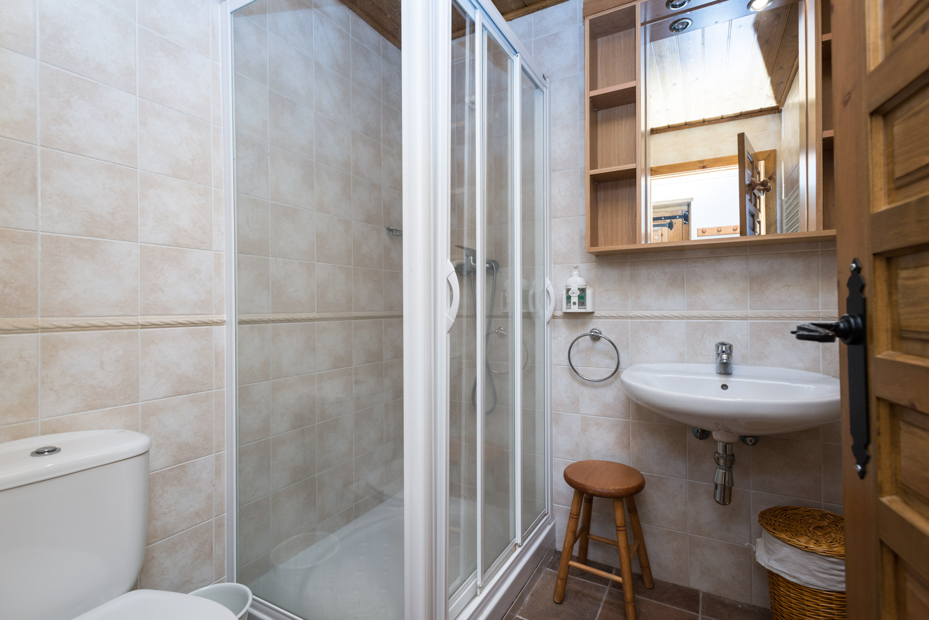 Borda de 883 m2 totalment construïts amb terreny 