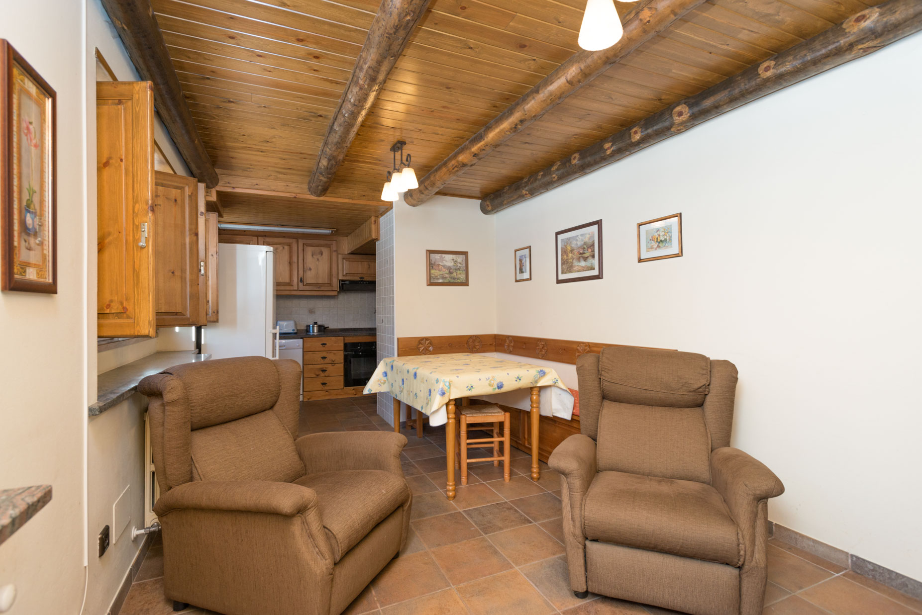 Borda de 883 m2 totalment construïts amb terreny 