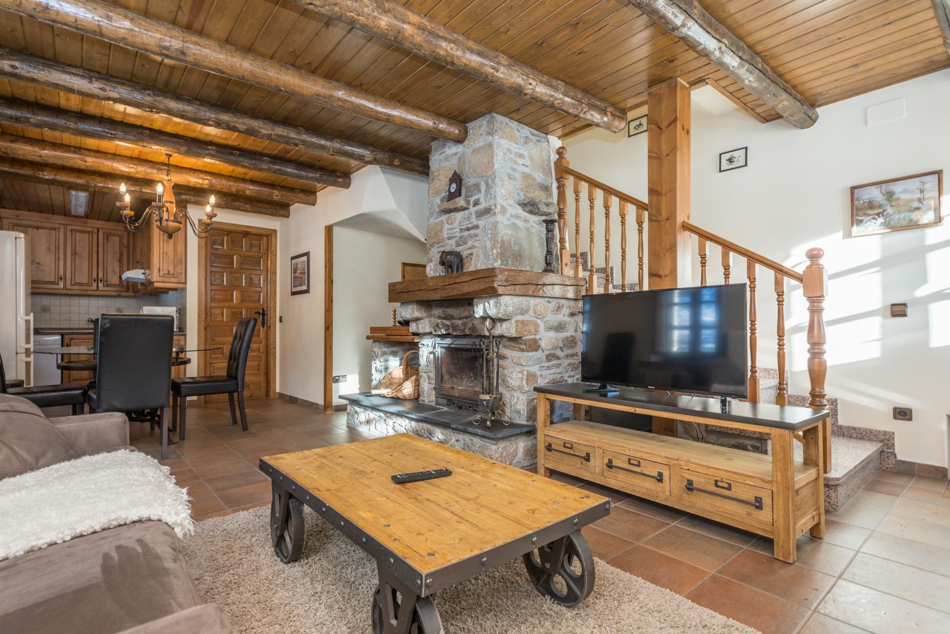 Borda de 883 m2 totalment construïts amb terreny 