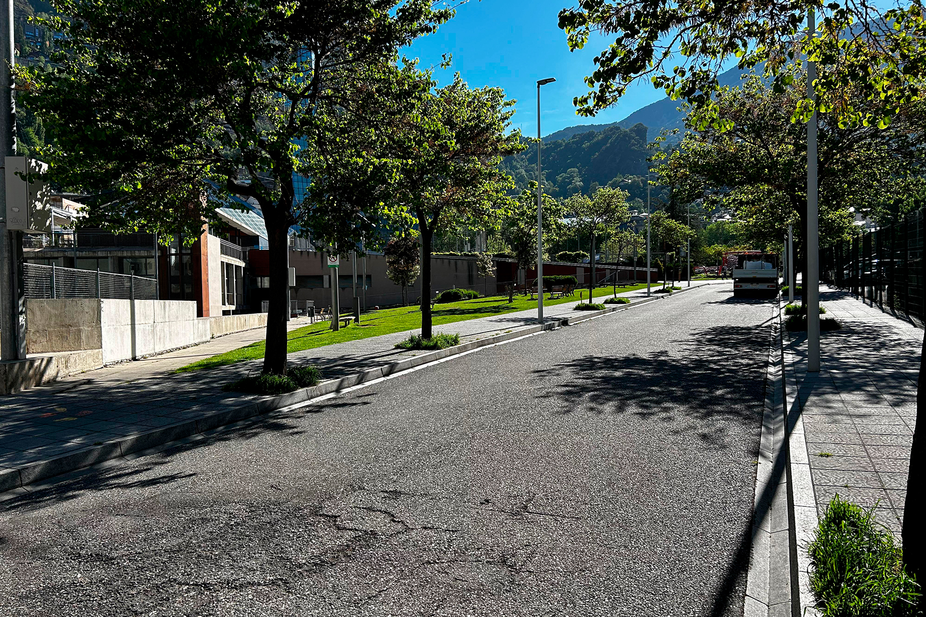 Local comercial amb negoci de floristeria en trasp