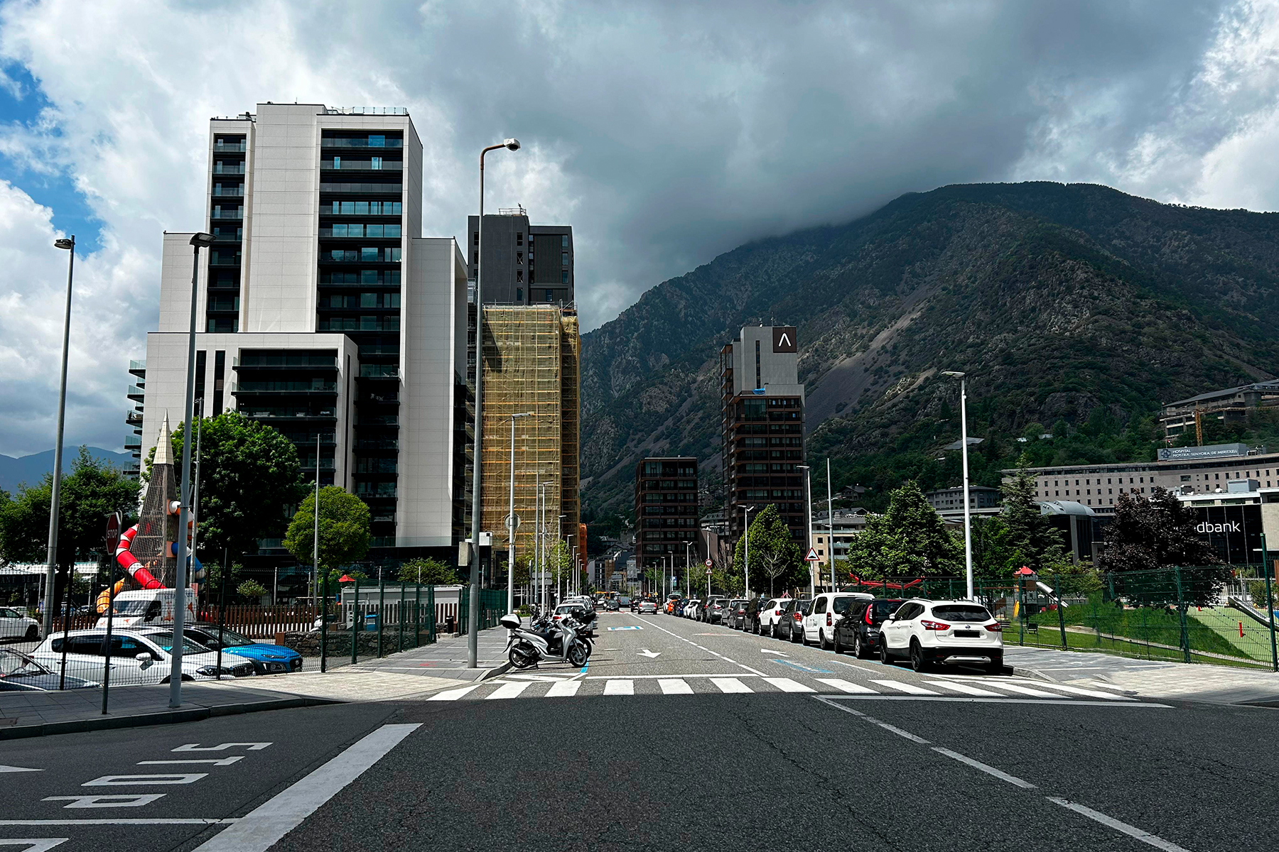 Local comercial amb negoci de floristeria en trasp