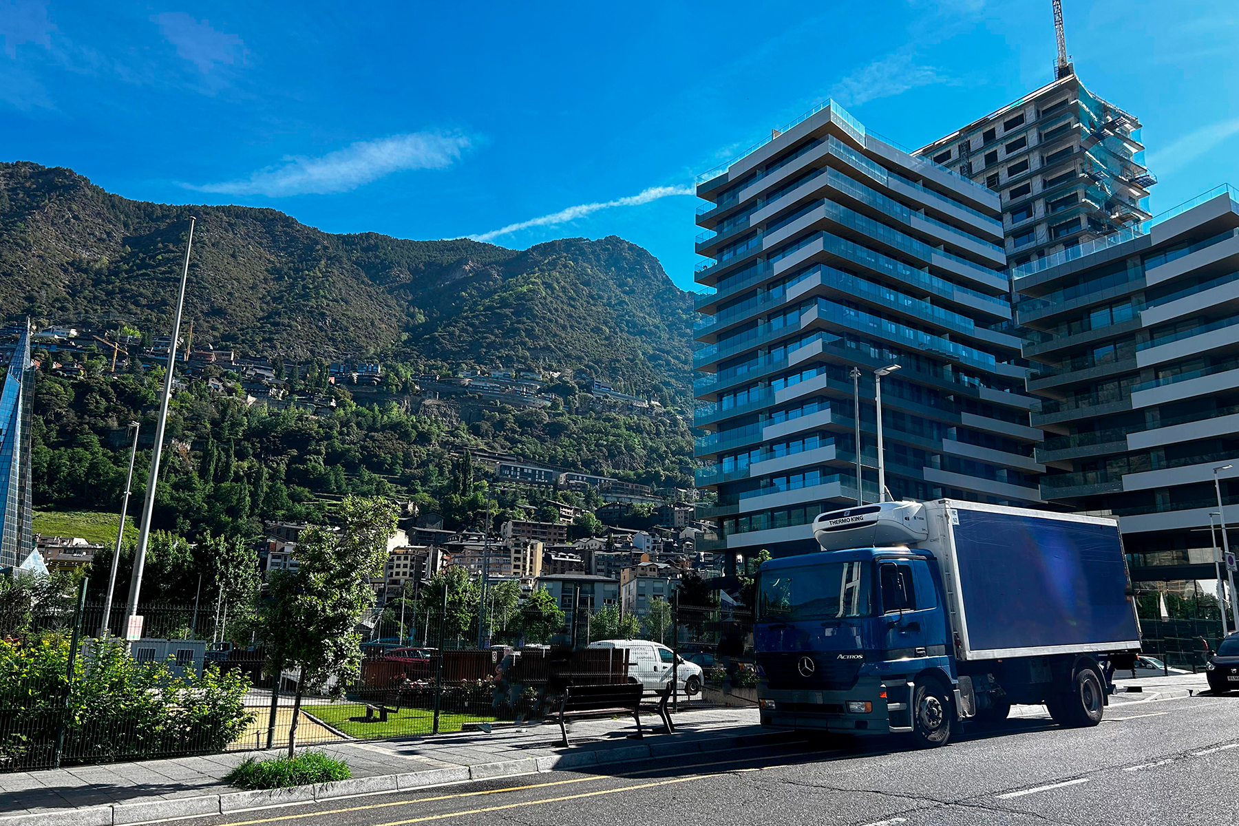 Local comercial amb negoci de floristeria en trasp