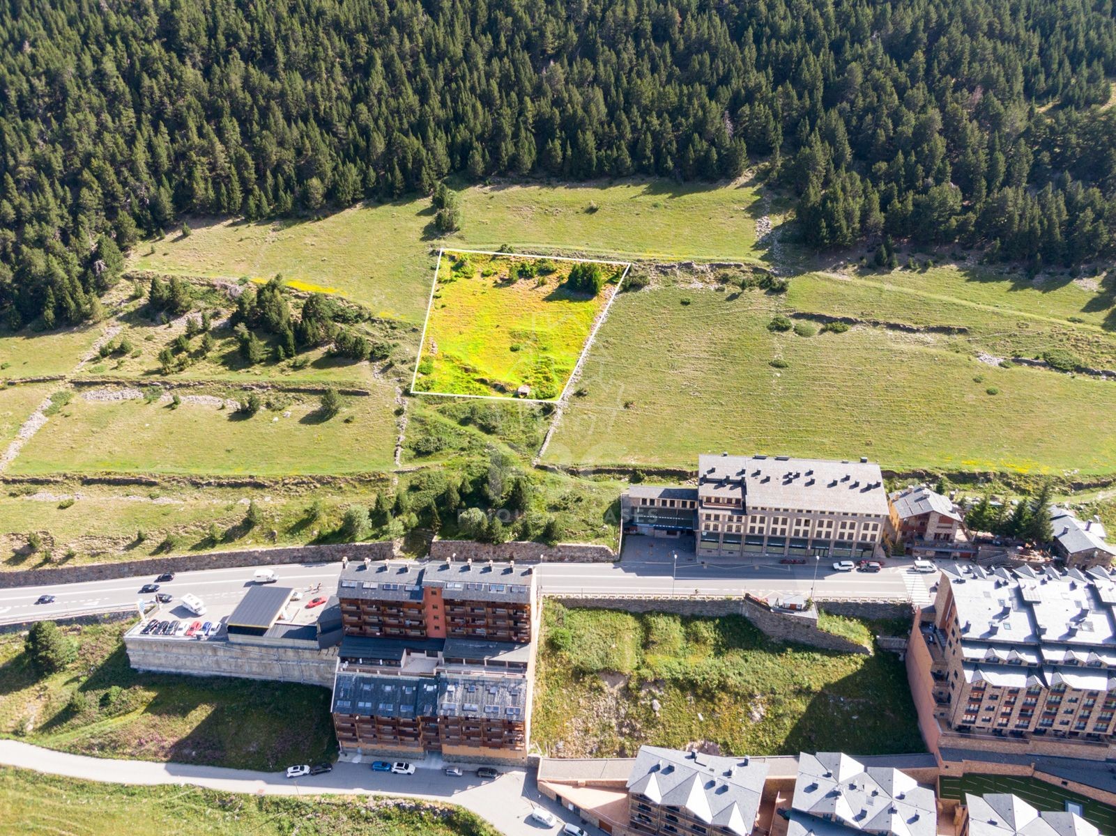 Magnífic terreny de 1.536 m², idealment situat a