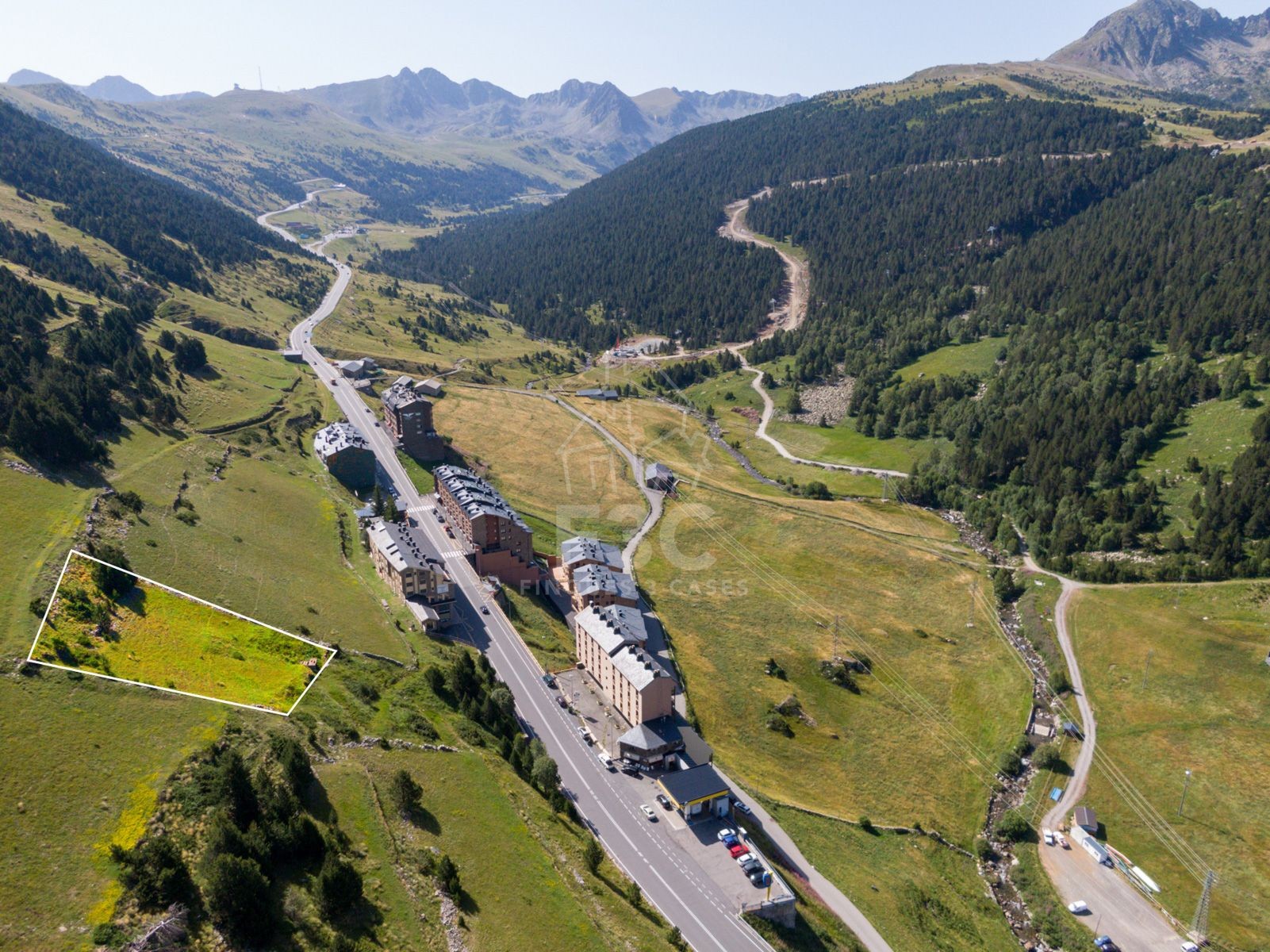 Magnífic terreny de 1.536 m², idealment situat a