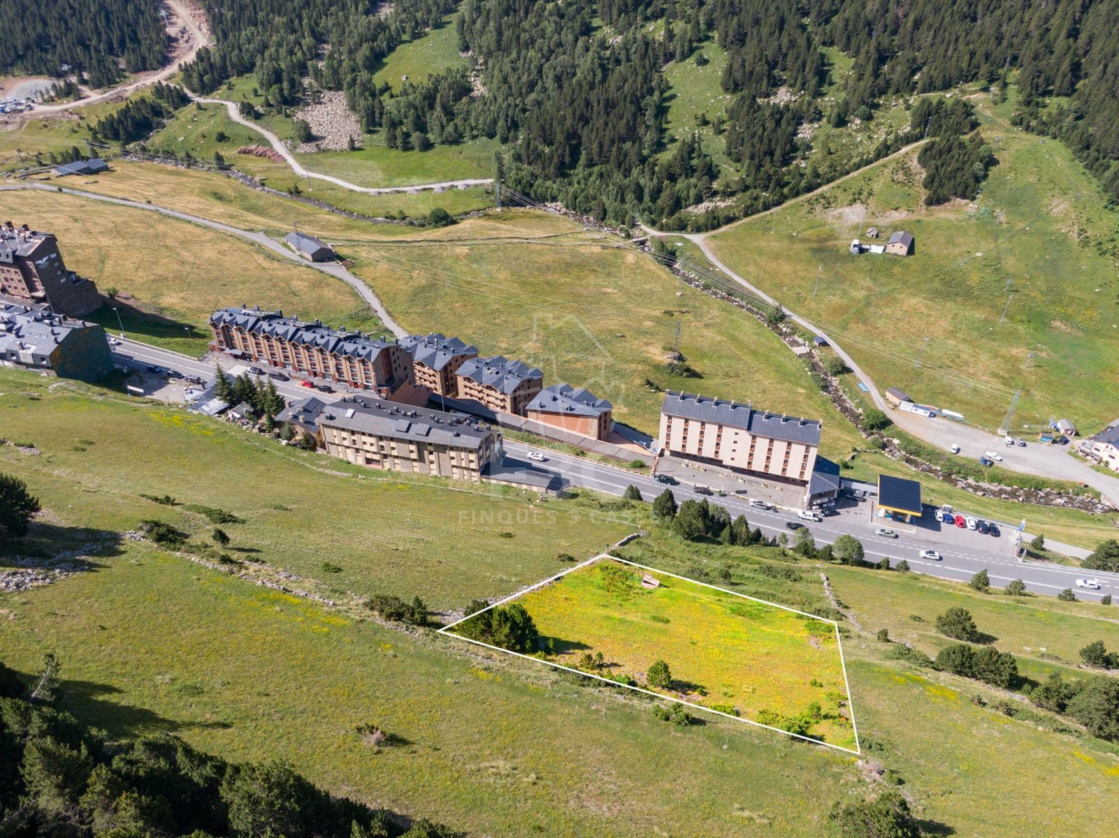 Magnífic terreny de 1.536 m², idealment situat a